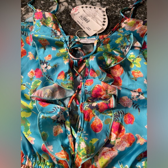 NWT beach bunny romper size L new with tags - Picture 5 of 7